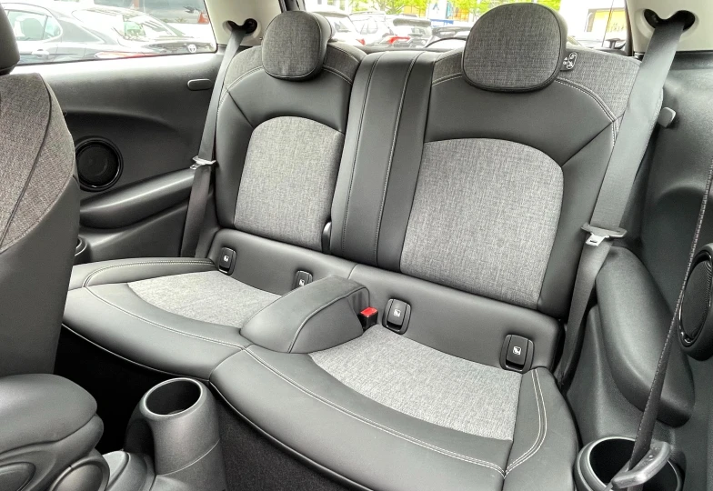 Mini Hatch Белый