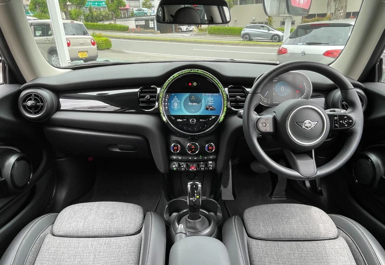 Mini Hatch Белый