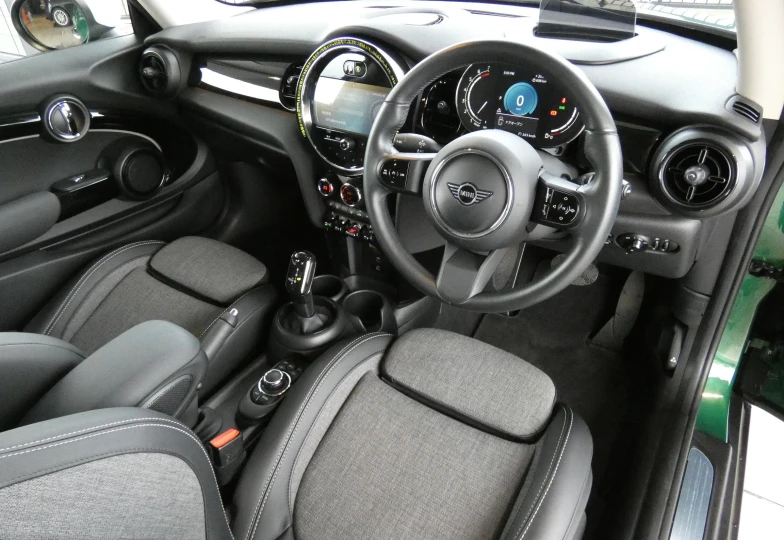 Mini Hatch Зеленый