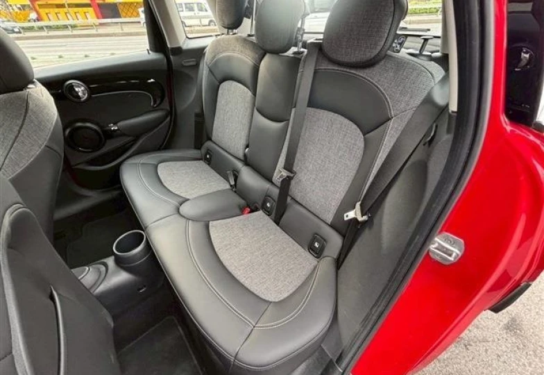 Mini Hatch Красный