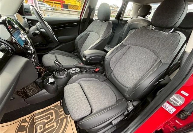 Mini Hatch Красный