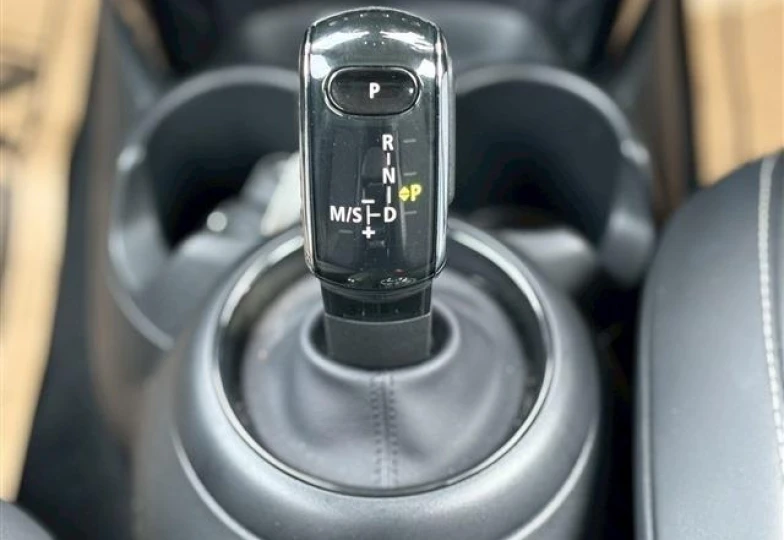 Mini Hatch Красный