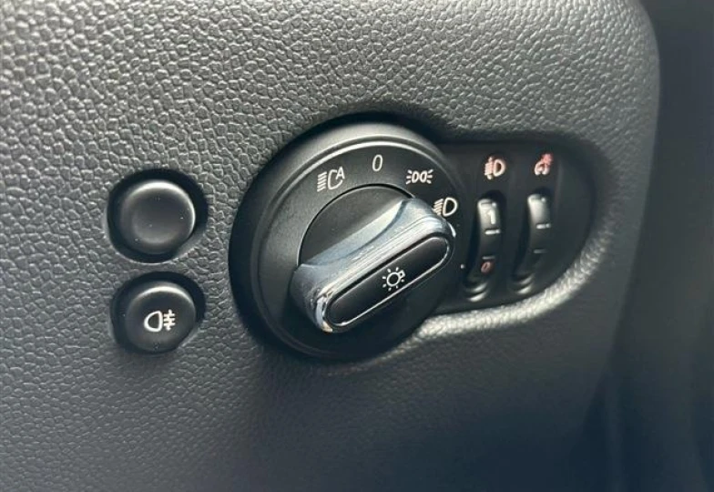 Mini Hatch Красный