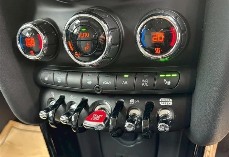 Mini Hatch Красный