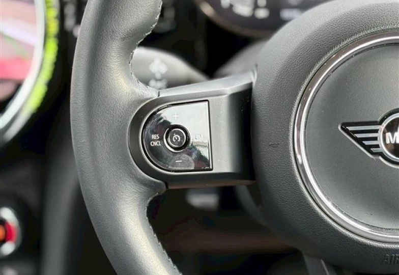 Mini Hatch Красный