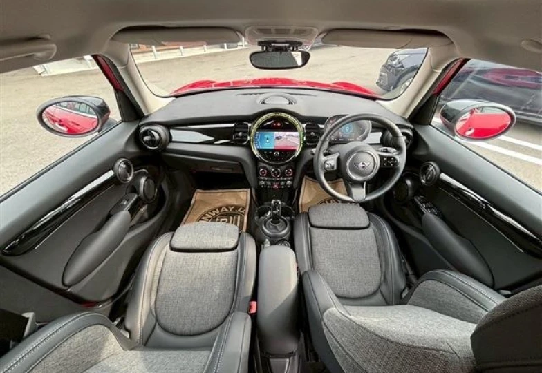 Mini Hatch Красный