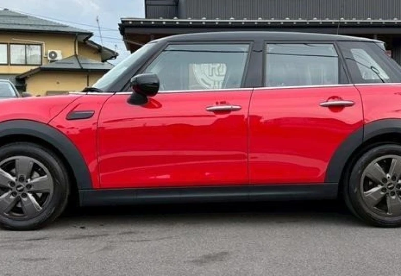 Mini Hatch Красный