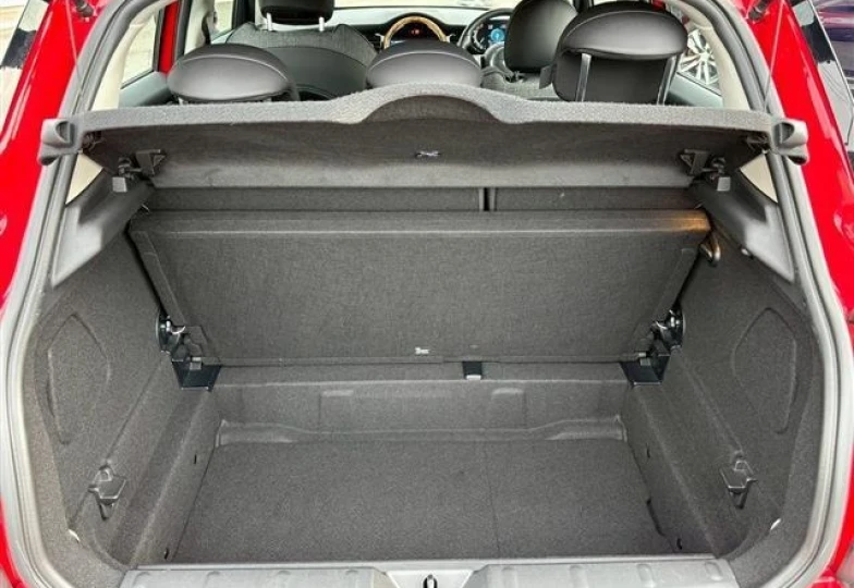 Mini Hatch Красный