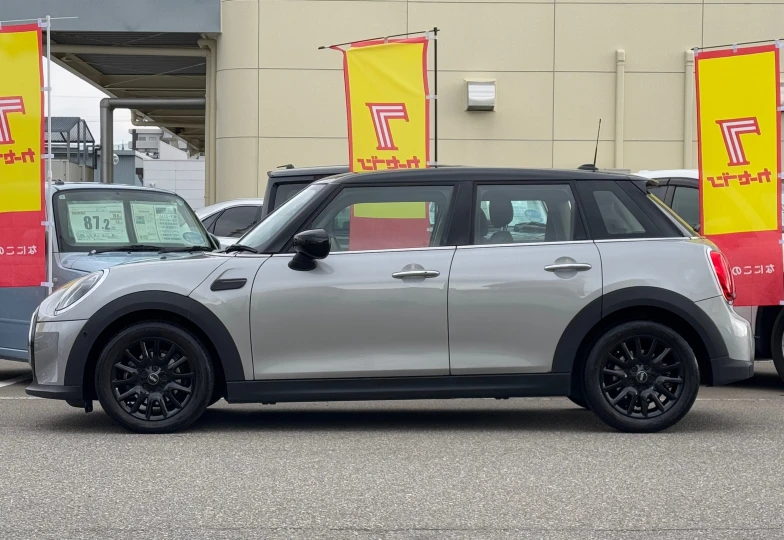 Mini Hatch Grey