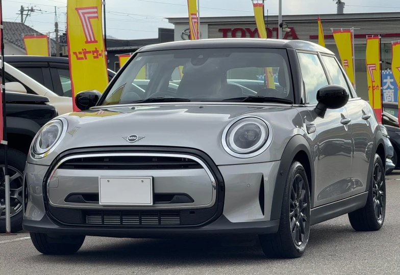 Mini Hatch Grey