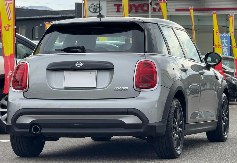 Mini Hatch Grey