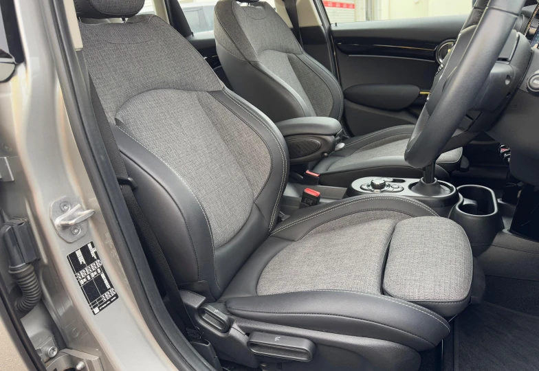Mini Hatch Grey