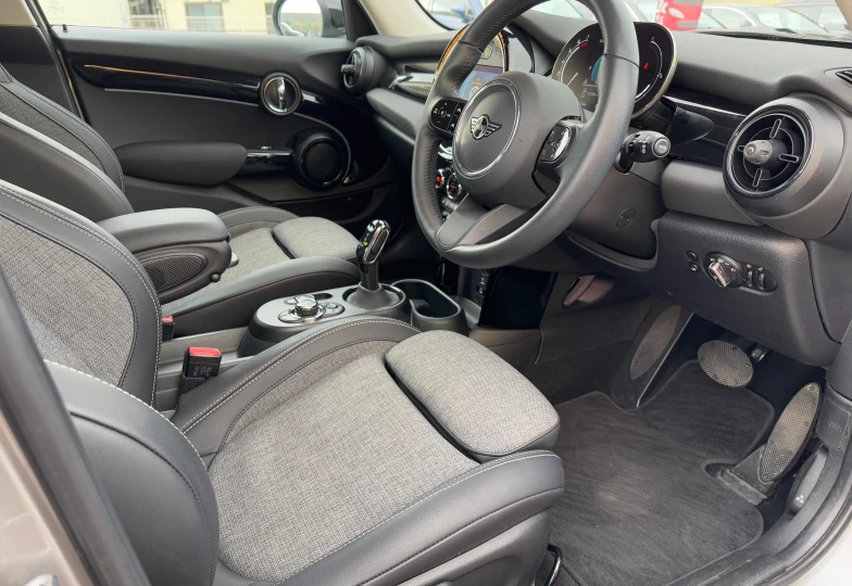 Mini Hatch Grey