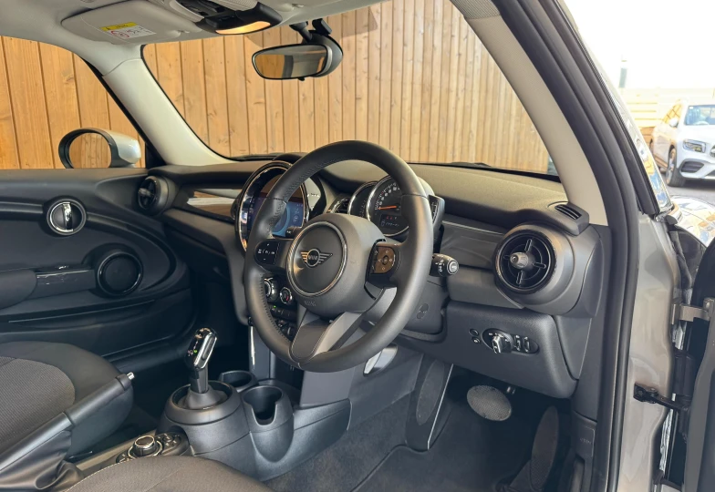Mini Hatch Серый