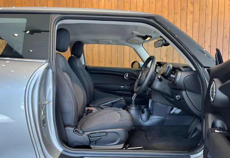 Mini Hatch Серый