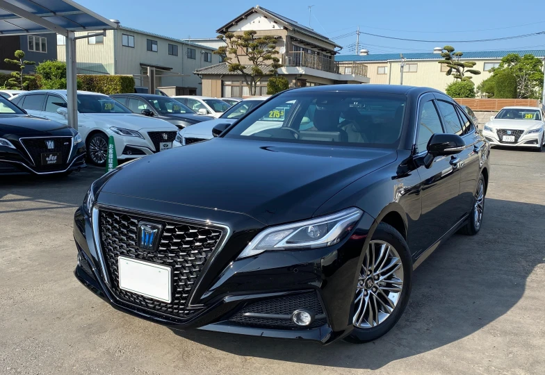 Toyota Crown Черный