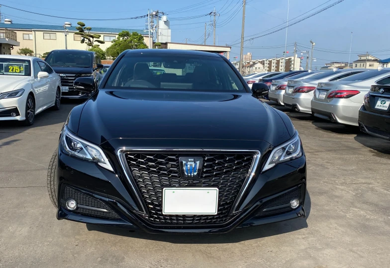 Toyota Crown Черный