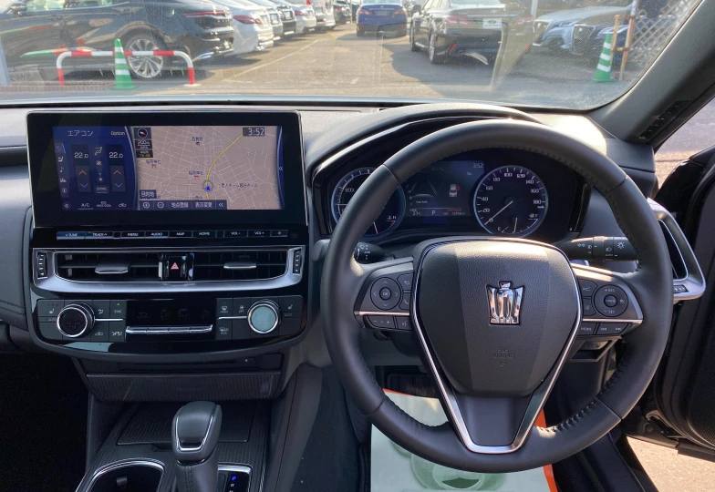 Toyota Crown Черный