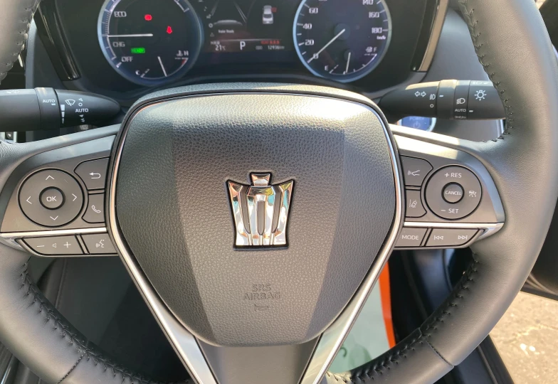 Toyota Crown Черный