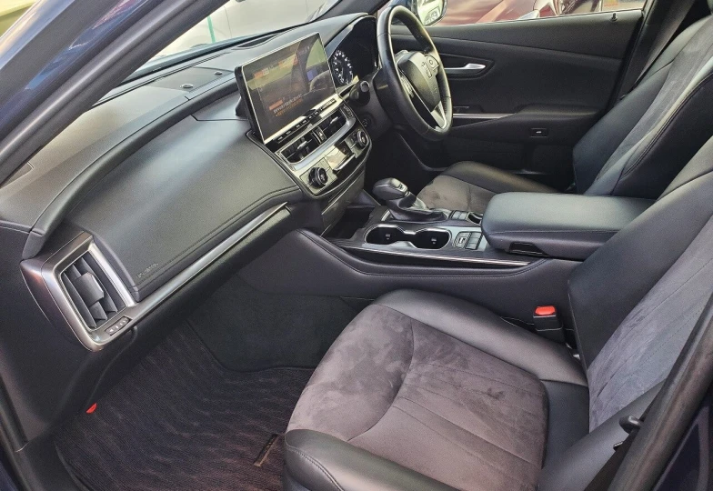 Toyota Crown Синий