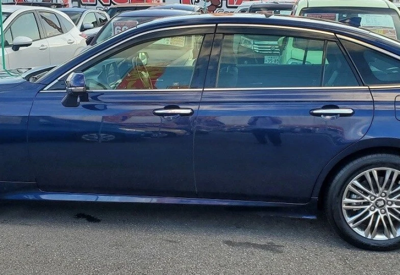 Toyota Crown Синий