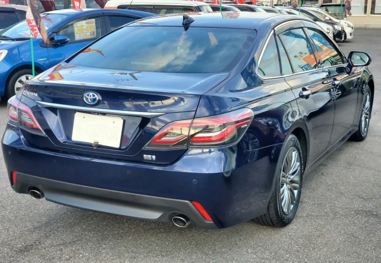 Toyota Crown Синий