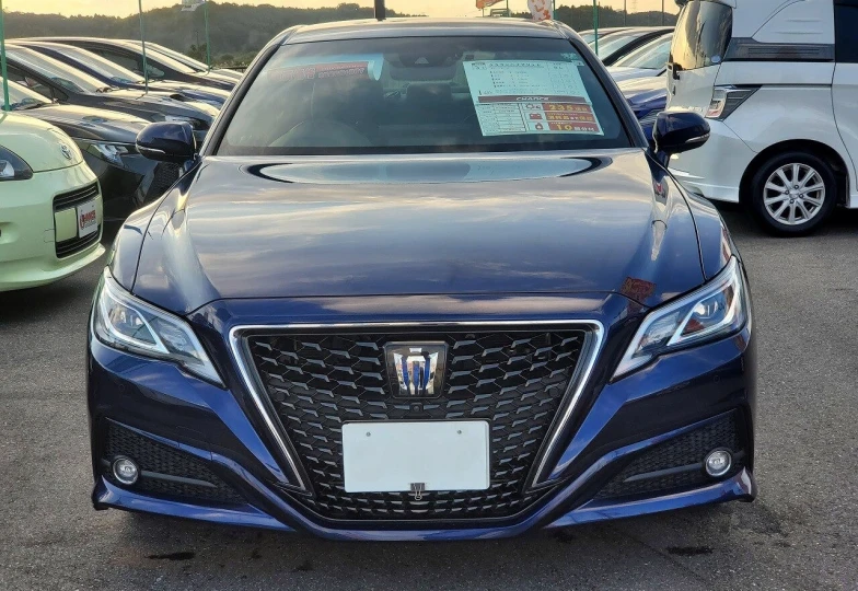 Toyota Crown Синий
