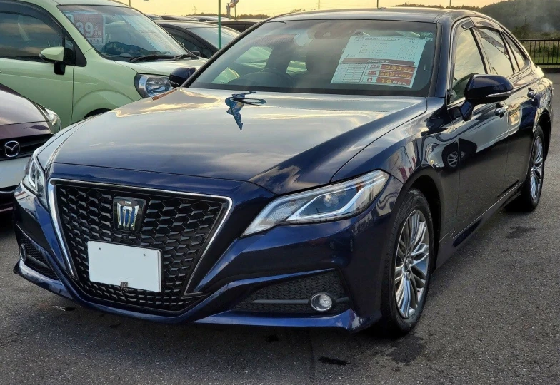 Toyota Crown Синий