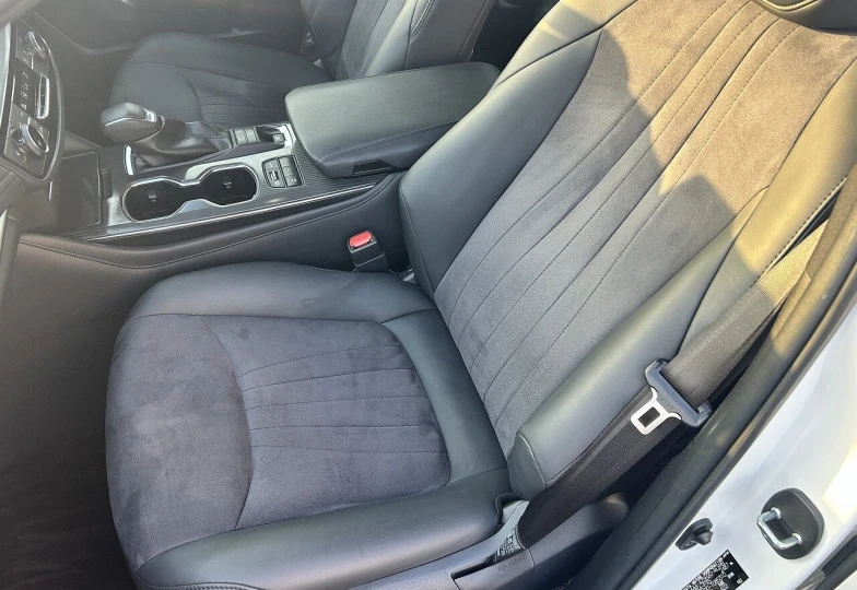 Toyota Crown Белый