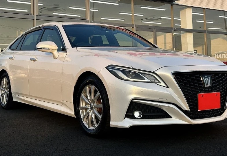 Toyota Crown Белый