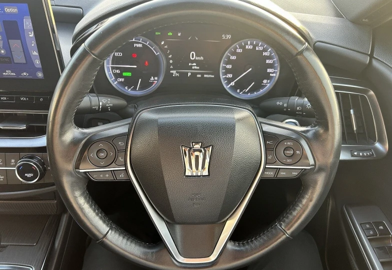 Toyota Crown Белый