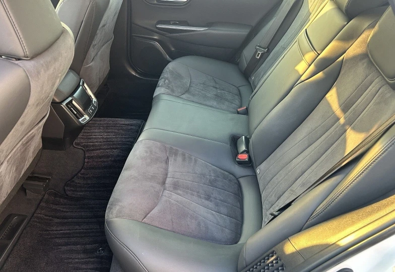 Toyota Crown Белый