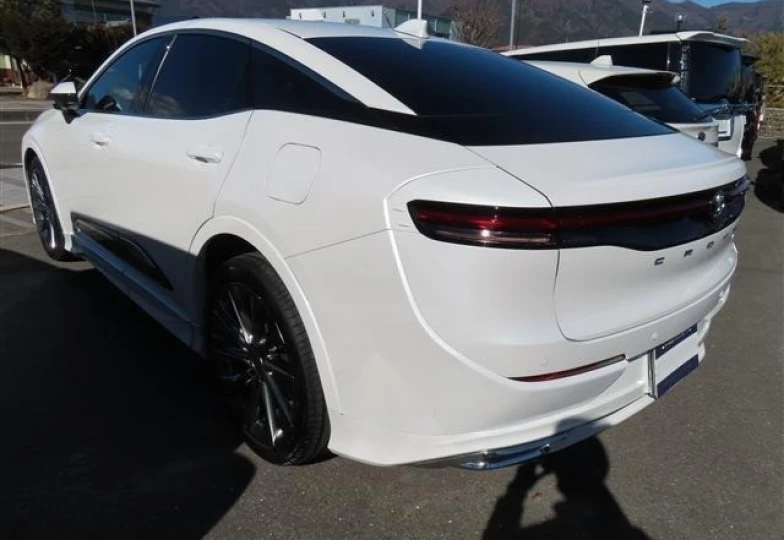 Toyota Crown Белый