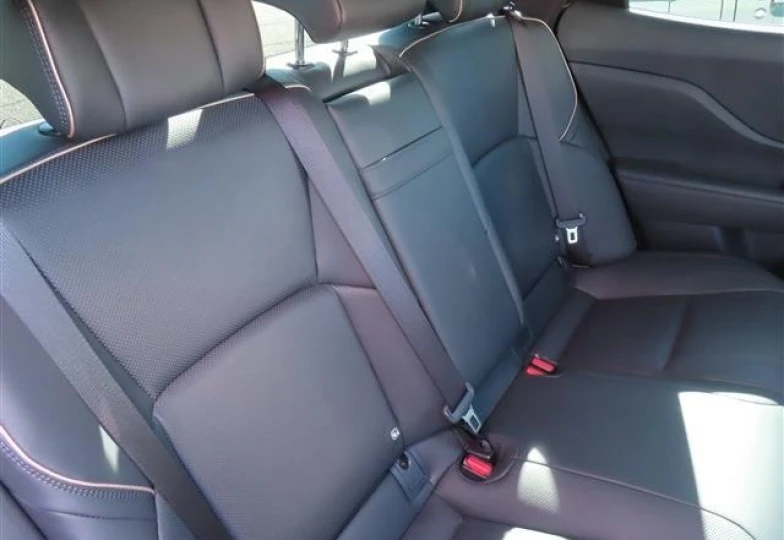 Toyota Crown Белый