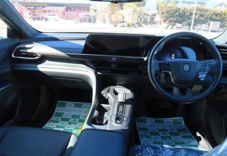 Toyota Crown Белый