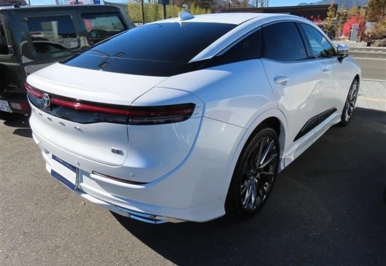 Toyota Crown Белый