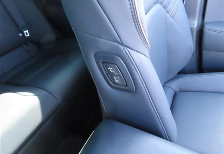 Toyota Crown Белый