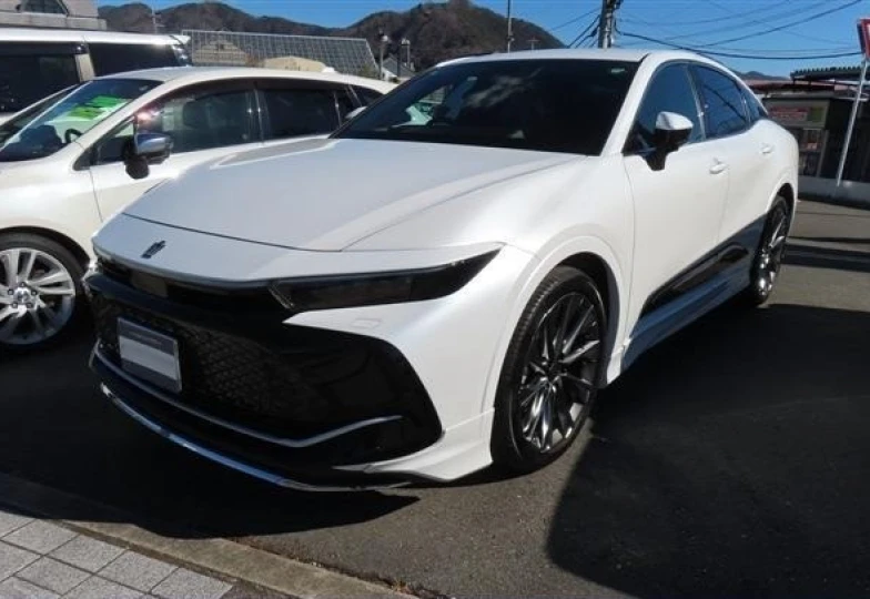 Toyota Crown Белый