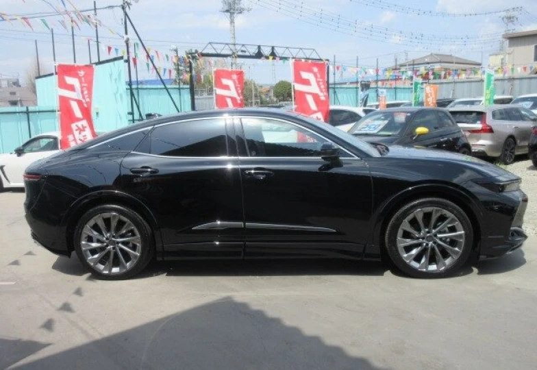 Toyota Crown Черный
