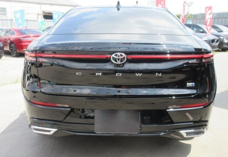 Toyota Crown Черный