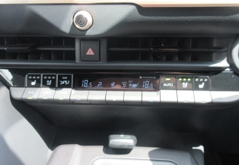 Toyota Crown Черный