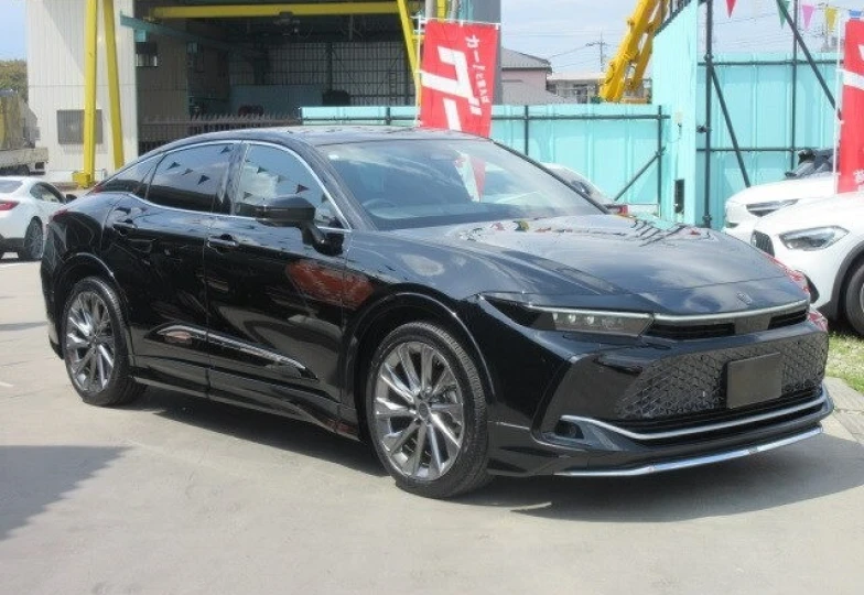 Toyota Crown Черный