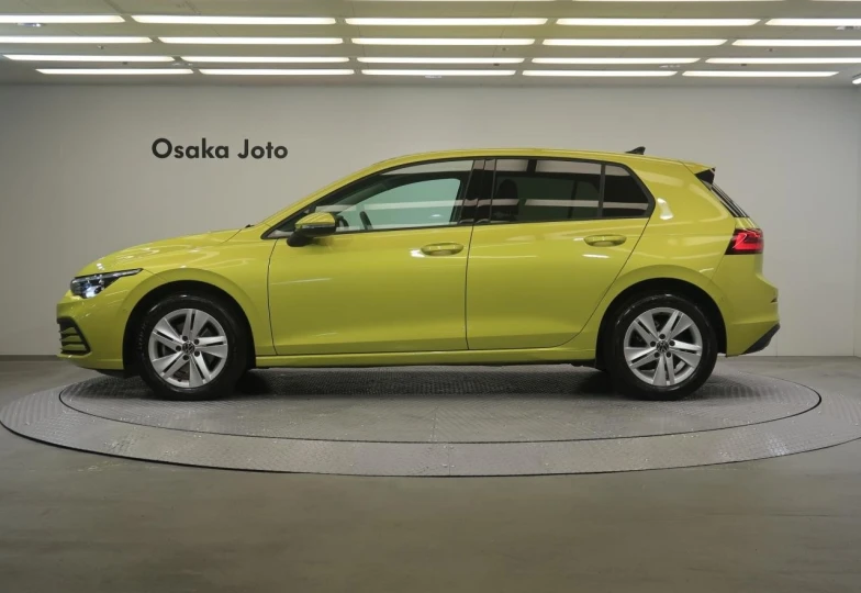 Volkswagen Golf Yellow