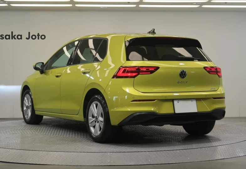 Volkswagen Golf Yellow