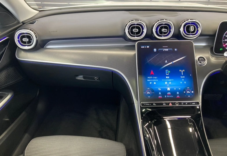 Mercedes C-class Белый