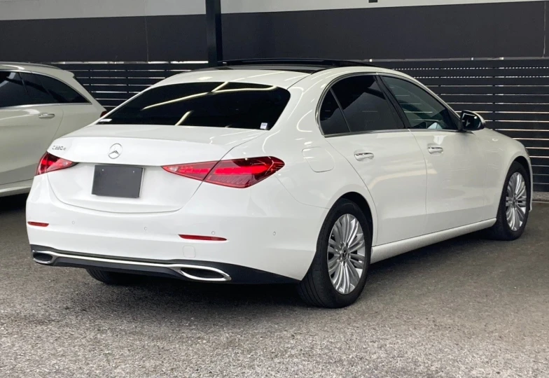 Mercedes C-class Белый