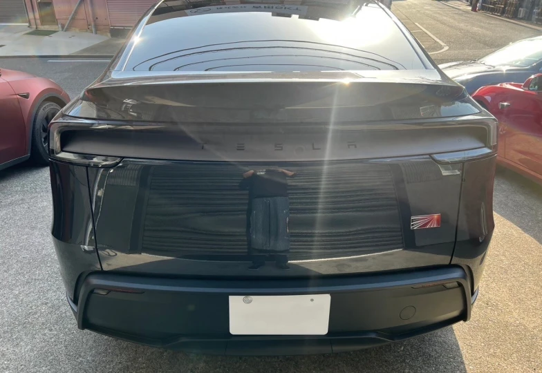 Tesla Model Y Черный