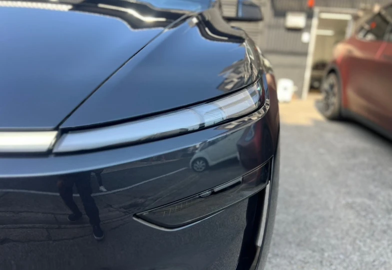 Tesla Model Y Черный