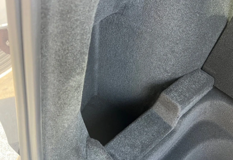 Tesla Model Y Черный