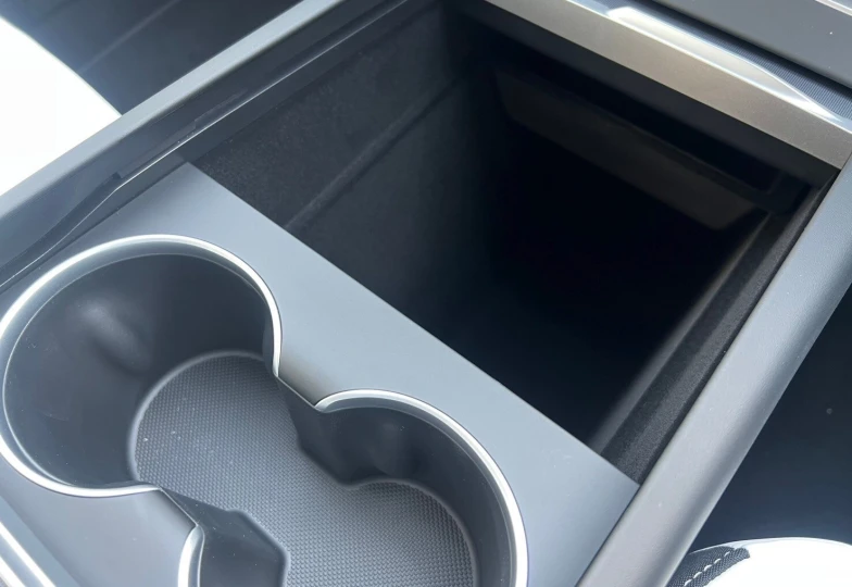 Tesla Model Y Черный